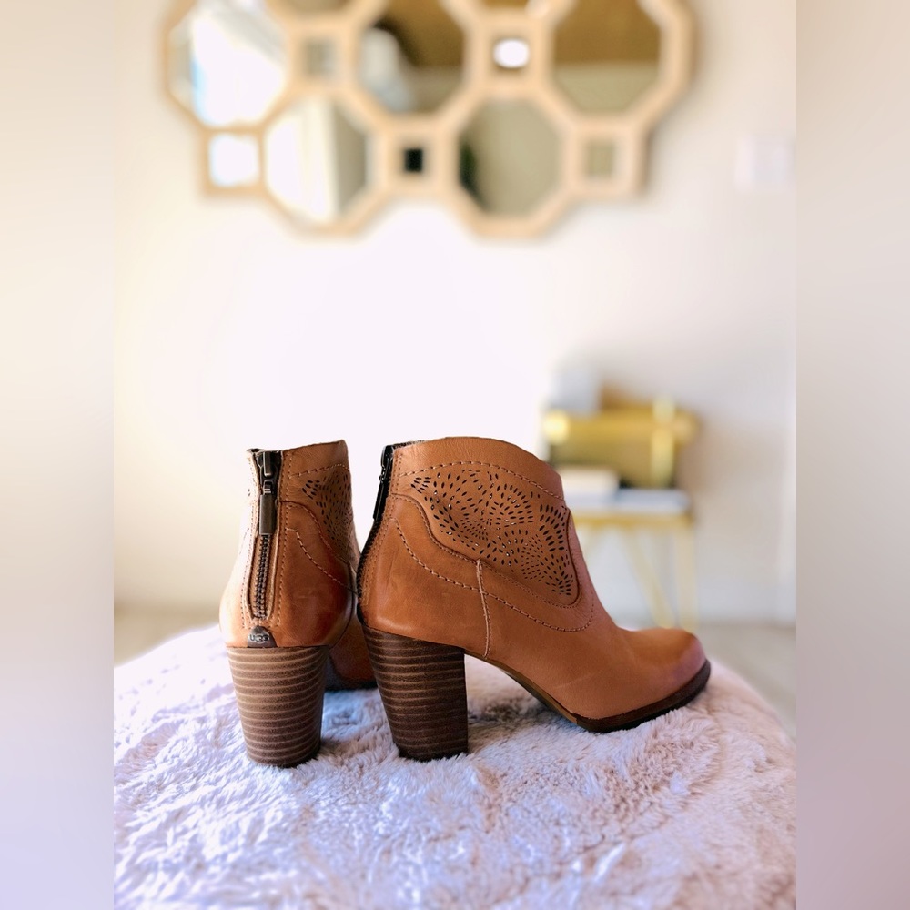 Original UGG genuine leather ankle boots